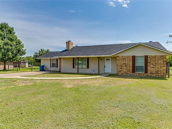 3rd image of 139 Tracy Dr