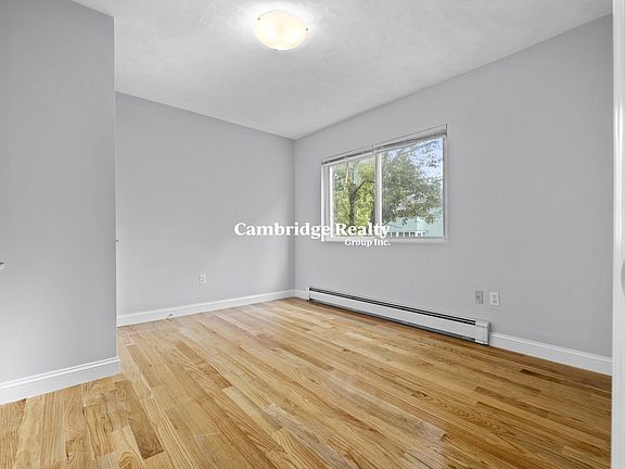 4th image of 17 Tesla Ave #1T