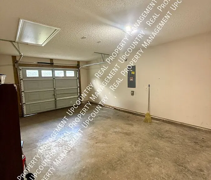 323 Wilmont St — Photo 14
