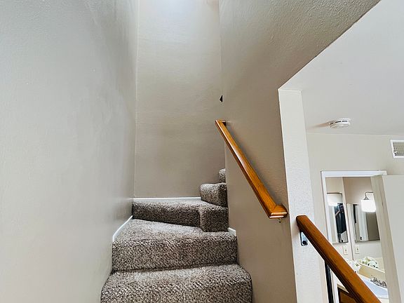 5th image of 29 N 1st St APT C
