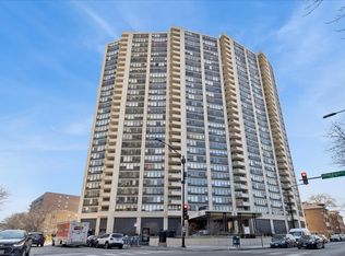 3930 N Pine Grove Ave APT 816, Chicago, IL 60613