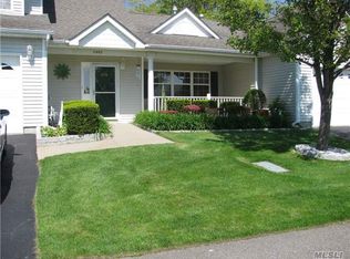 2402 Augusta Aly, Riverhead, NY 11901
