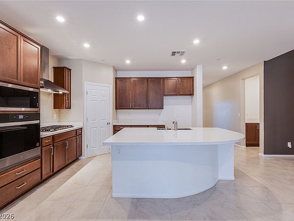 4th image of 10950 Cilantro Ave