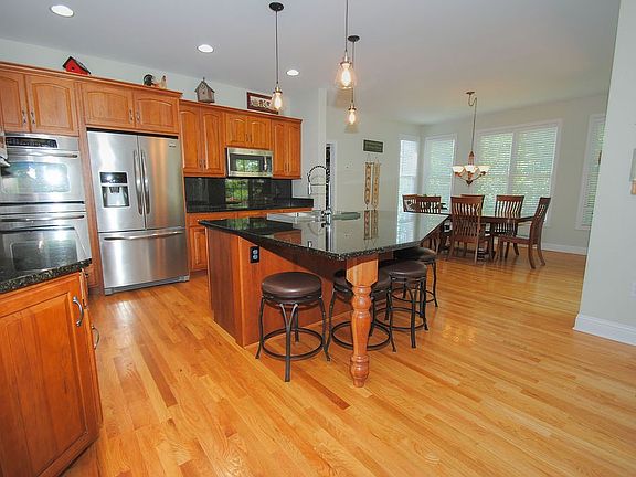 3rd image of 10002 Tayman Dr