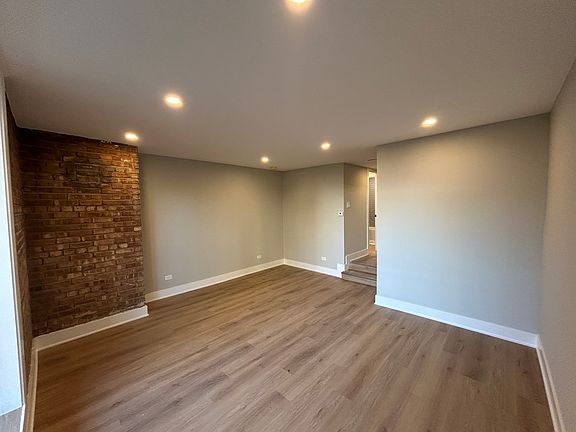 3rd image of 1212 N Lasalle St #B3