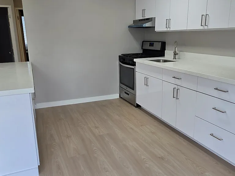 910 Ahana St #402 — Photo 4