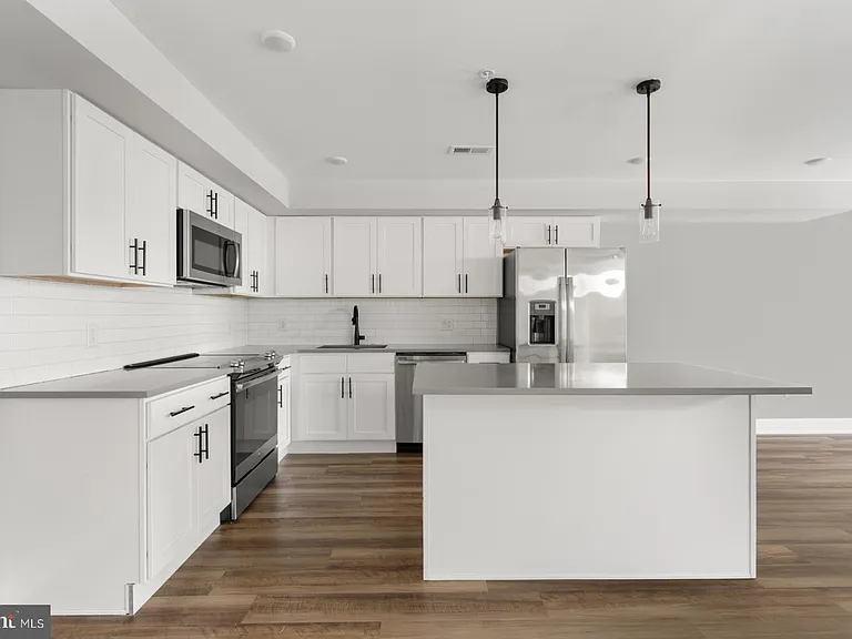 3965 Lancaster Ave #302 — Photo 4