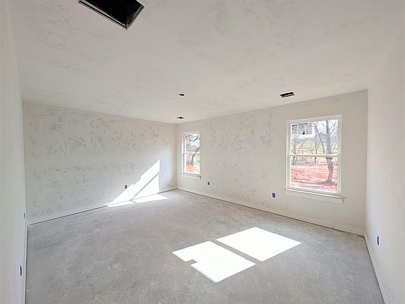 4th image of 2205 Winter Ridge Rd