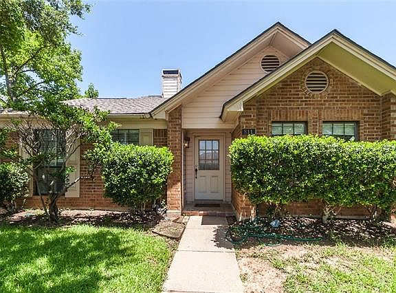 3rd image of 811 Red Oak Dr