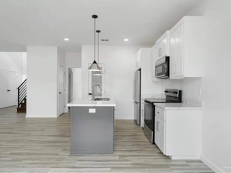5306 N Crown Point — Photo 2