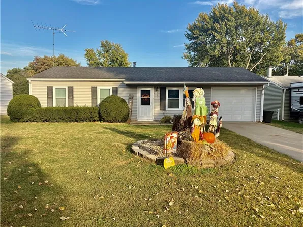 3303 Iroquois Ln, Saint Joseph, MO 64503