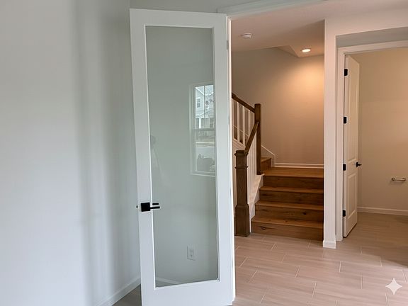 3rd image of 2591 Long Pine Ave