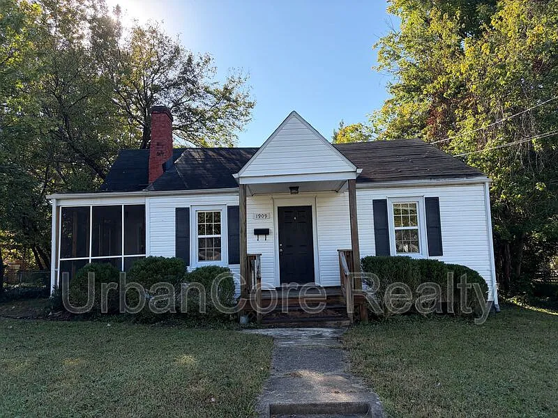 3 bed, 2.0 bath, 1300 sqft, $1,899 — Photo 4