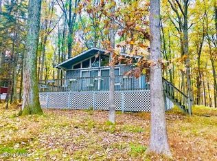 227 Ridge Dr, Milford, PA 18337