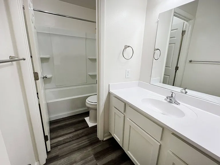 Walnut Creek Townhomes — Photo 33