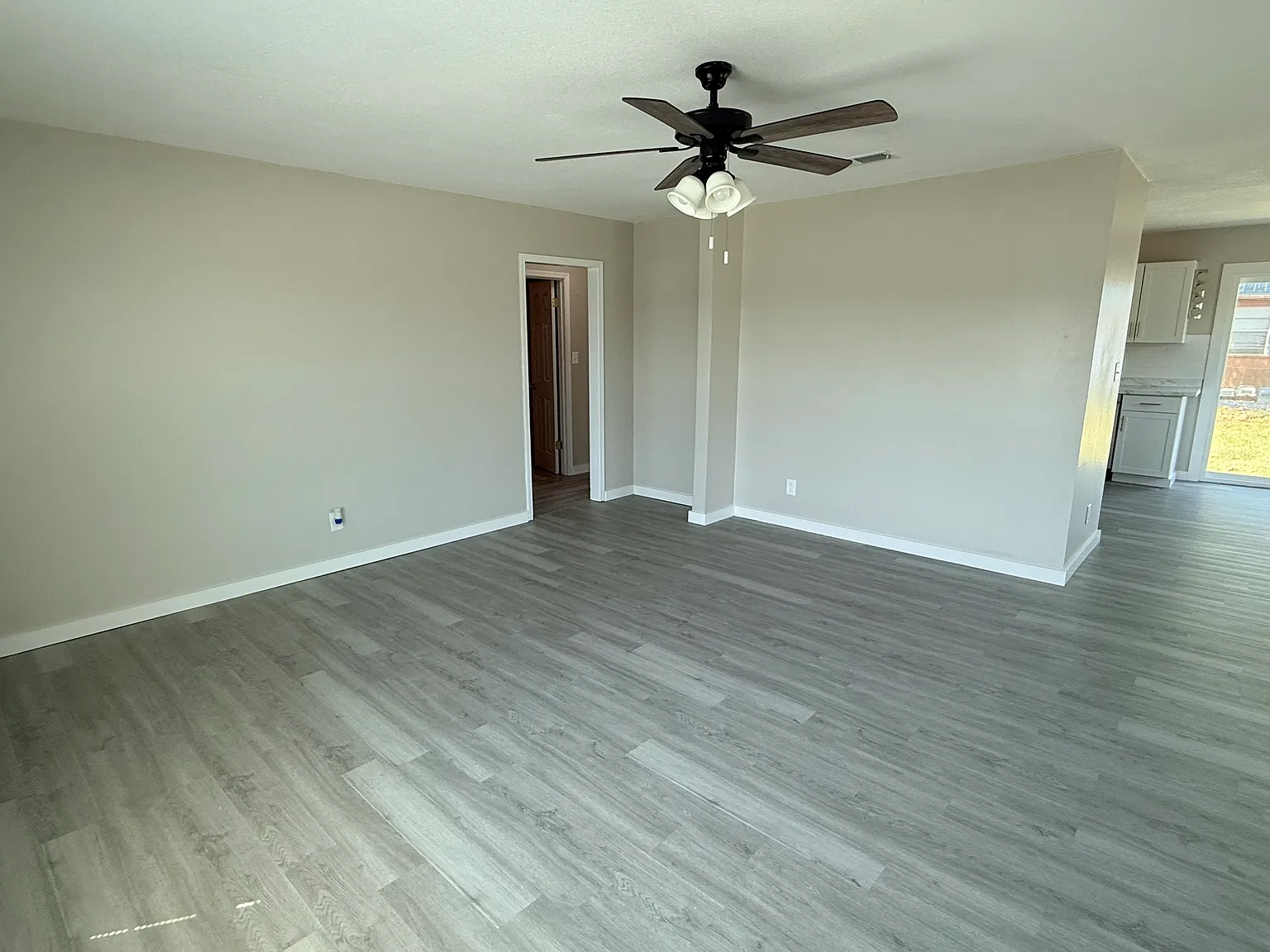 2 bed, 960 sqft, $1,700 — Photo 4