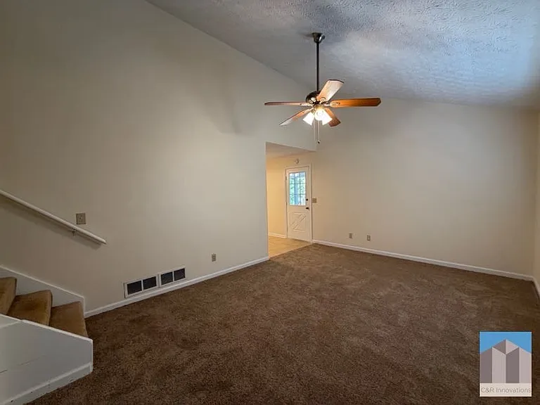 734 Marthas Dr — Photo 3