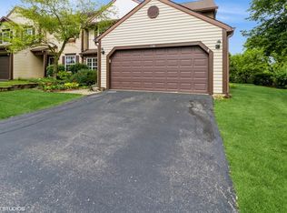 538 Ascot Ln, Streamwood, IL
