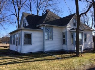 204 E Maple Ave, Libertyville, IA 52567