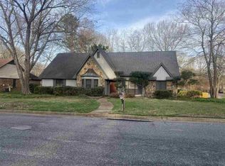 1007 Hunters Point Dr, Cordova, TN 38018