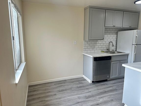 5th image of 2308 T St APT 4