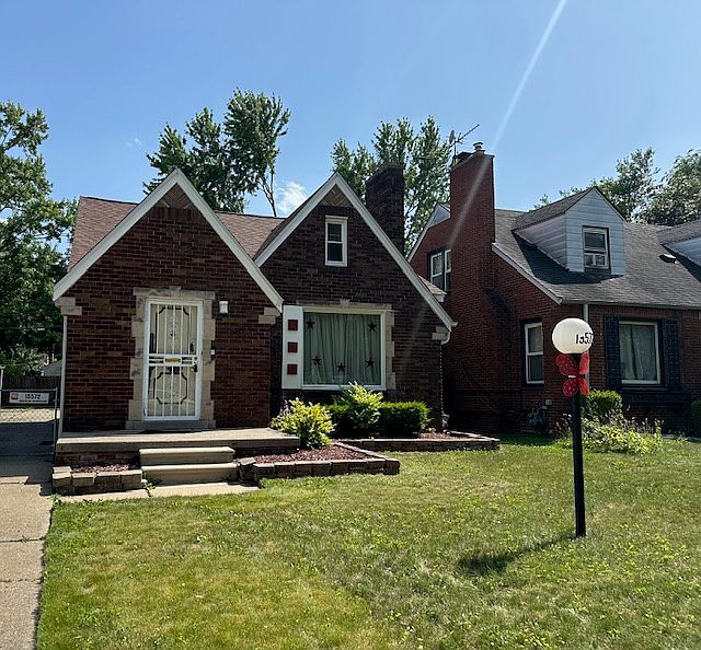 1st image of 15572 Fordham St