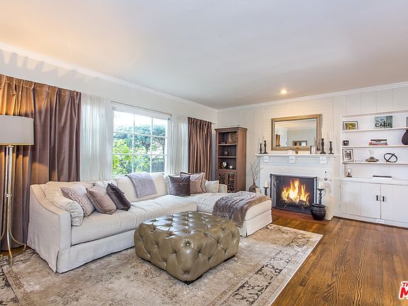 4th image of 1833 Fox Hills Dr