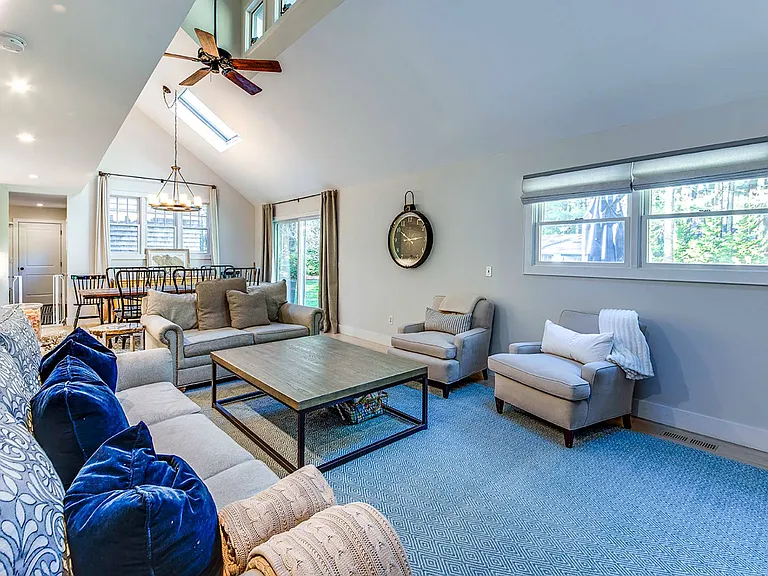 10 Villa Ave — Photo 9