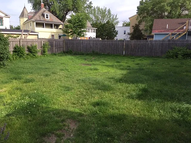Elmwood Ave — Photo 2