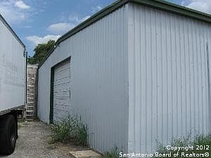 5th image of 332 Landa St