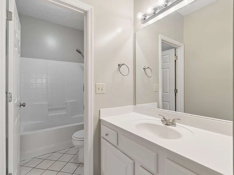 501 Churchill Xing — Photo 19