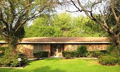 1st image of 304 S Fenwick Dr