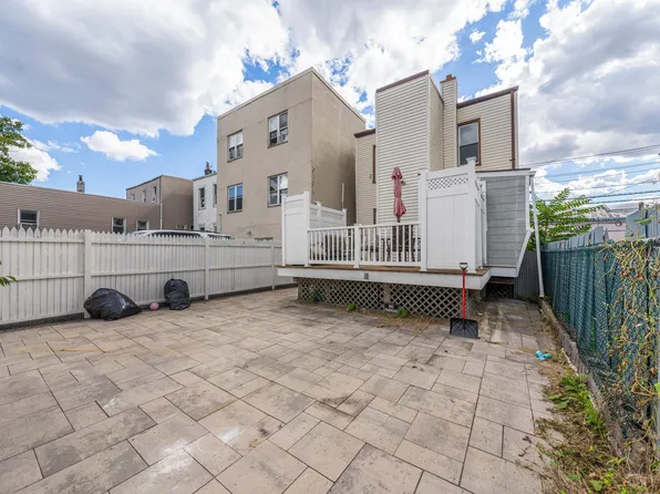 600 67th Street image 5 of 29