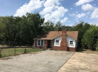 1002 S Perry Rd, Carrollton, TX 75006