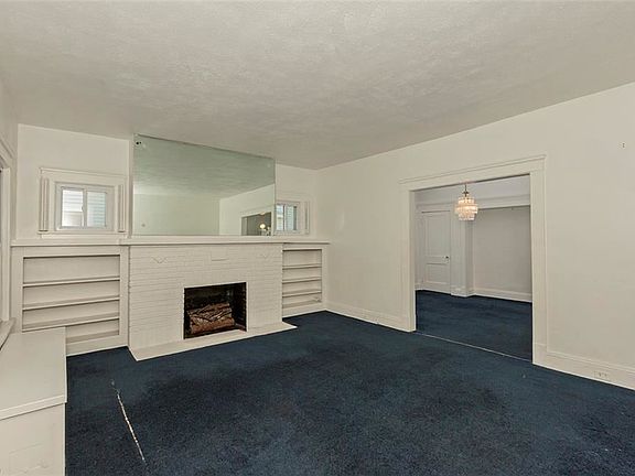 5th image of 2407-09 Woodmere Dr