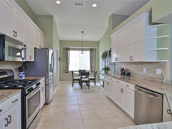 3rd image of 15450 Martinmeadow Dr