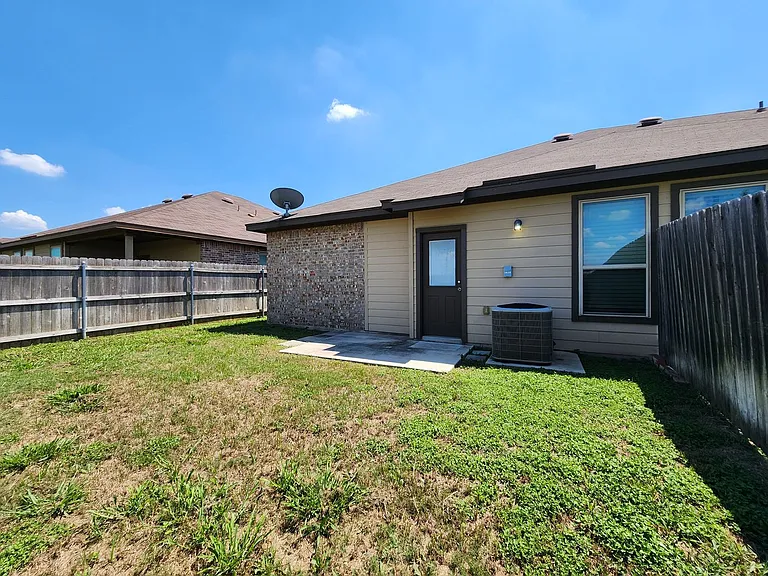 1143 Creekside Orch — Photo 19