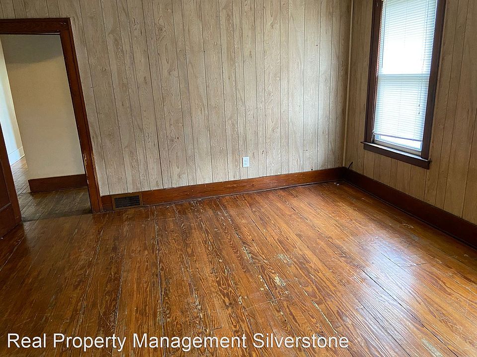 431 University Dr Pontiac MI Zillow