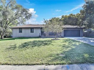 5104 Longview Rd, Shawnee, KS 66218