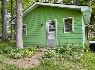 6137 Lake Rd, Osseo, MI 49266