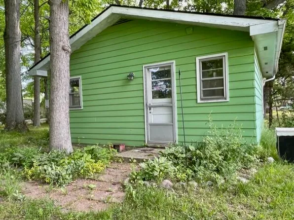 6137 Lake Rd, Osseo, MI 49266