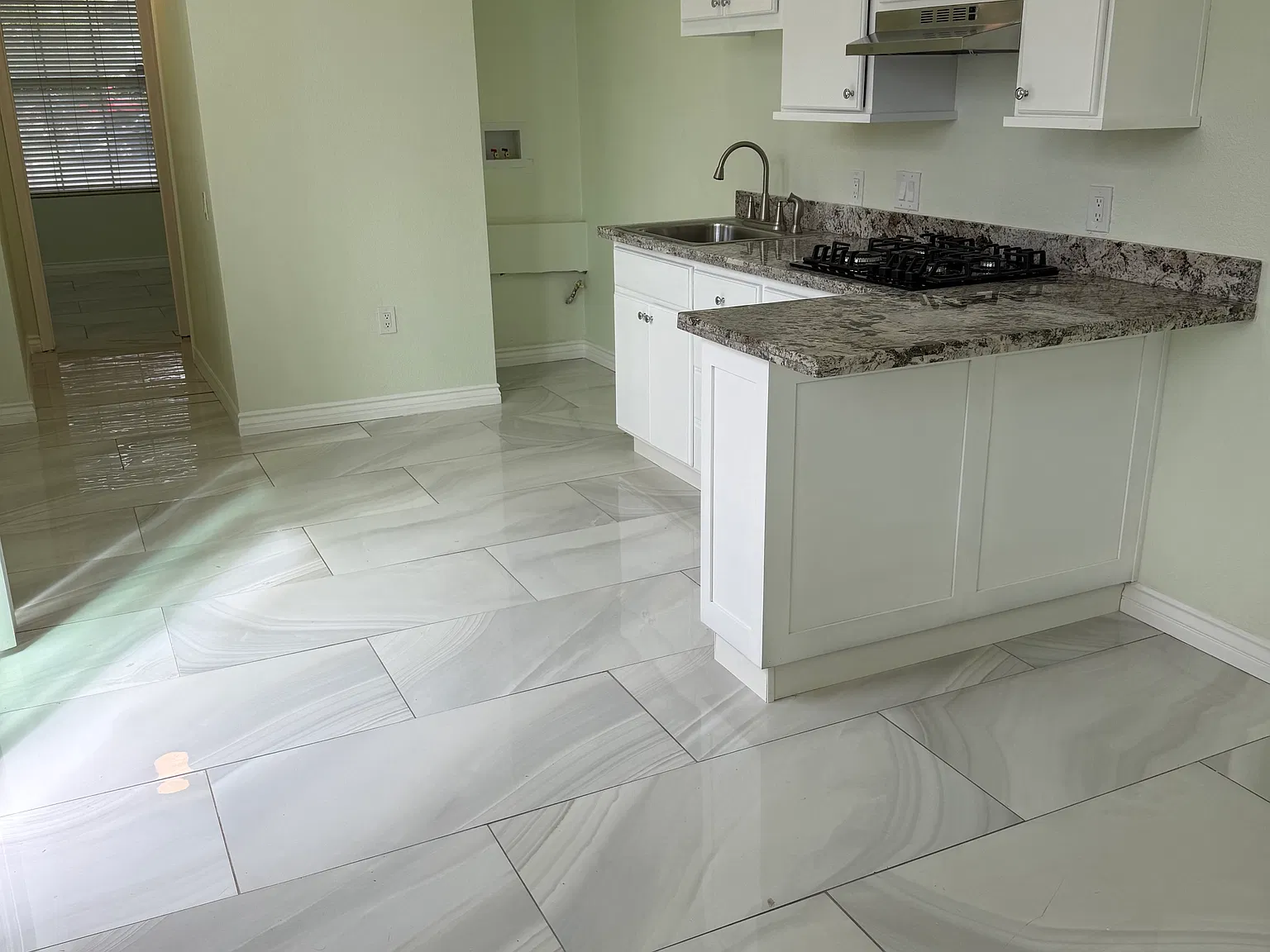 1 bed, 1000 sqft, $1,800 — Photo 4