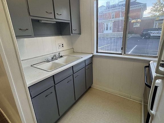 3rd image of 726 Central Ave #E
