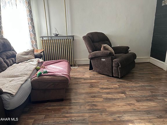 3rd image of 1006 N 2nd St