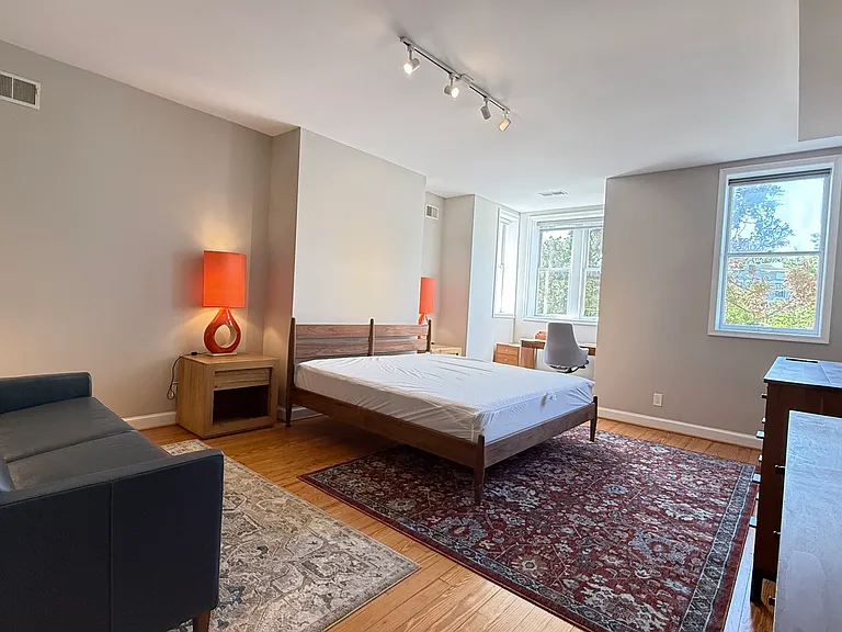 1118 F St NE #3 — Photo 22