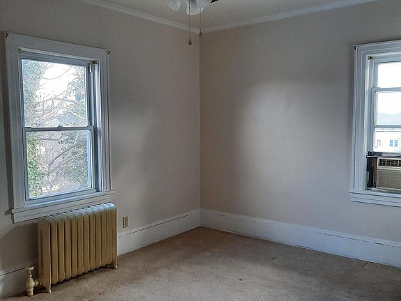 2nd image of 27 Vernon Ave #3