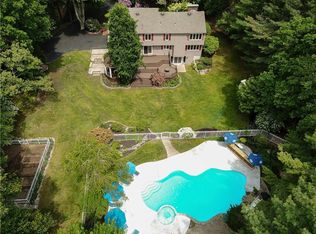 65 Woodbridge Dr, East Greenwich, RI 02818