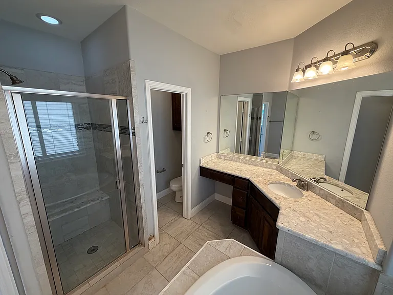 2417 Kingsgate Dr — Photo 19