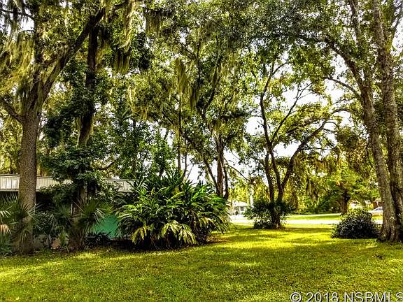 4th image of 2948 Woodland Dr