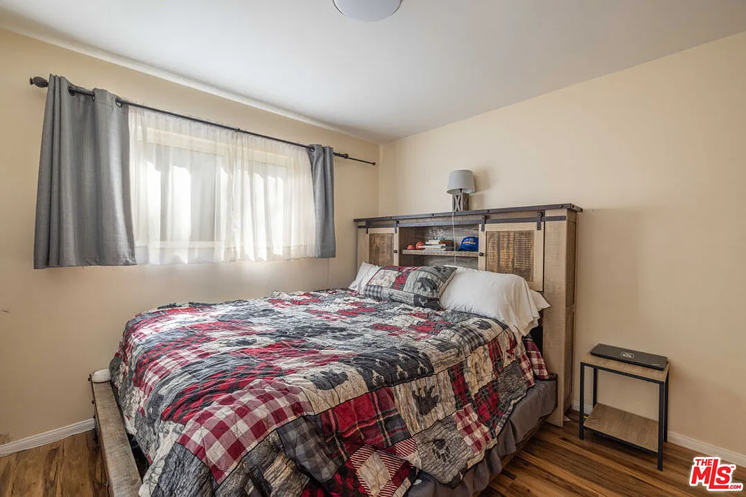2 bed, 1.0 bath, 904 sqft, $2,250 — Photo 4